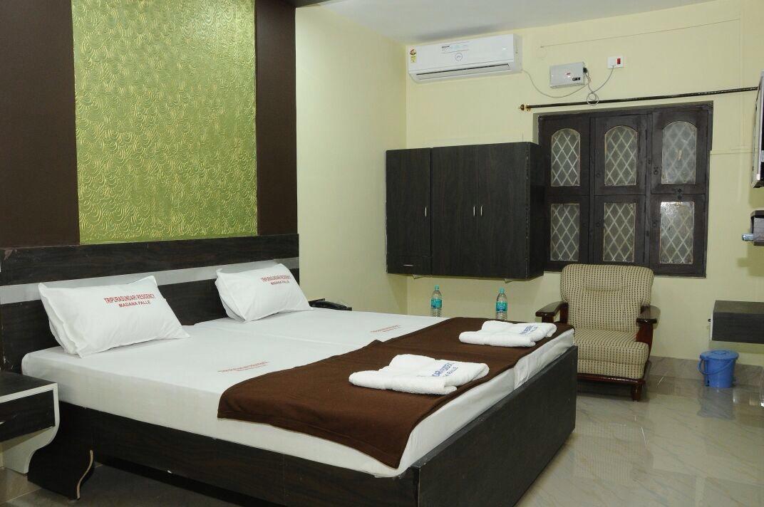 Tripura Sundari Residency Hotel Madanapalle ภายนอก รูปภาพ