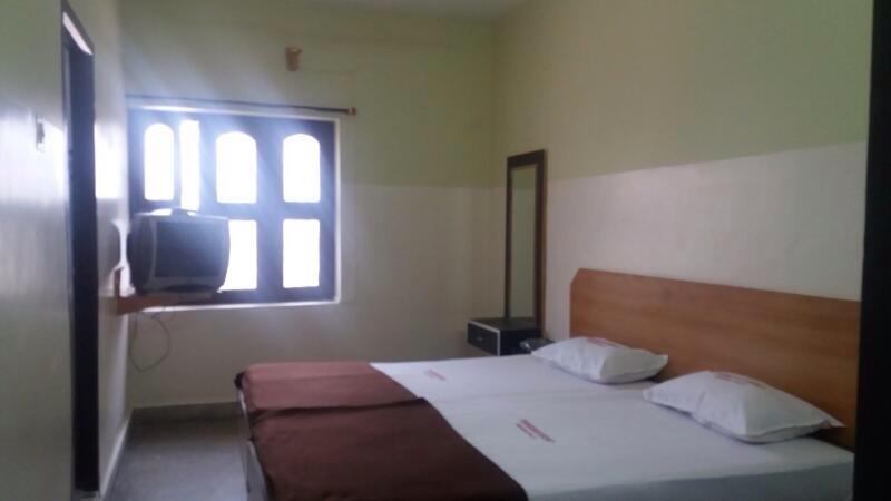 Tripura Sundari Residency Hotel Madanapalle ภายนอก รูปภาพ